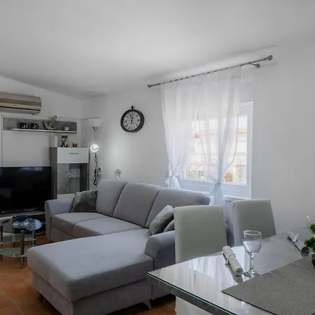 Apartment Sostaric *