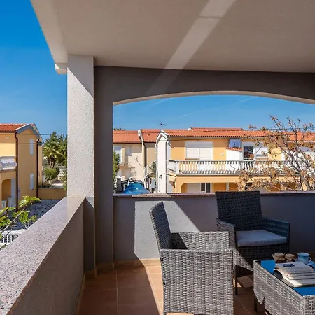 Sostaric Apartment *